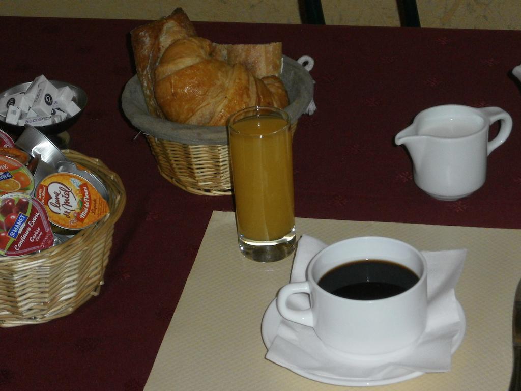 Hotel Jaures Toulon Bagian luar foto