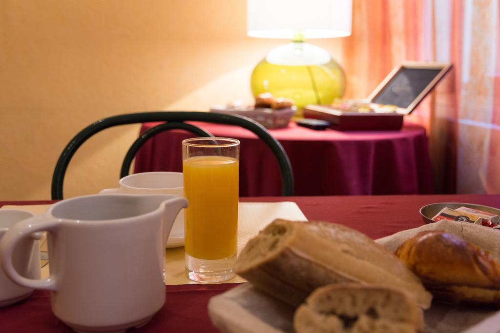 Hotel Jaures Toulon Bagian luar foto