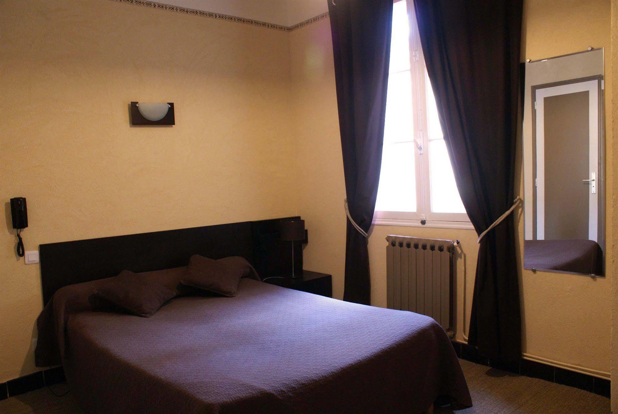 Hotel Jaures Toulon Bagian luar foto